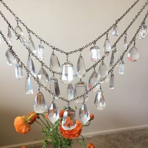 Dazzling statement necklace